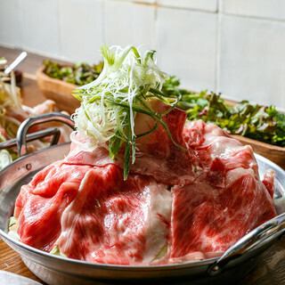 【お店一番人気】樽ワイン50種など飲み放題付！霜降り和牛鍋コース4980円(税込)