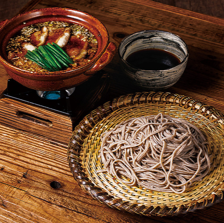 京都駅、東本願寺向いに新名所「蕎麦と寿し 七乃家がOPEN！