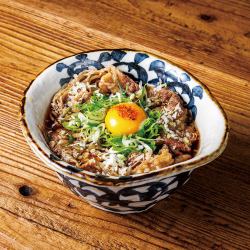 검은 털 일본소와 달빛 소바