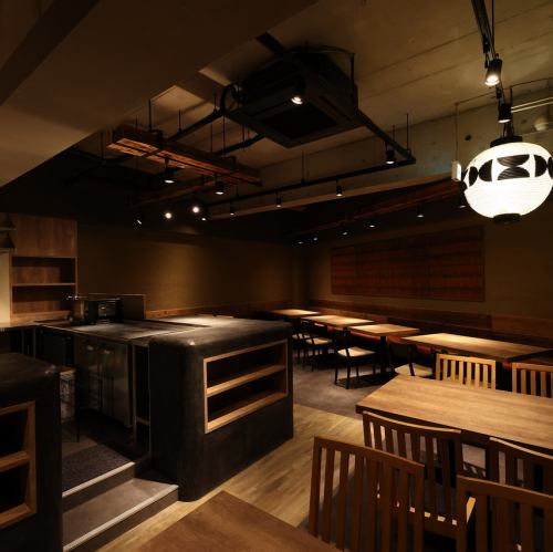 地下は別世界。まさに「大人の隠れ家」。