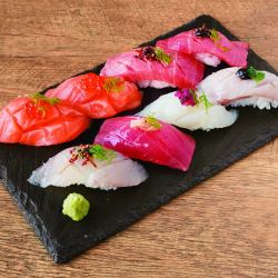 にぎり寿し8カン盛合せ（上）