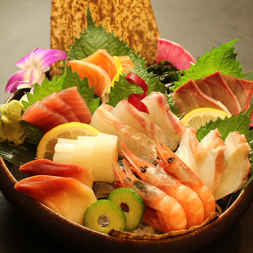 Assortment of seasonal fish [Seven kinds of sashimi]