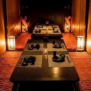 This private room can be used by small groups of 3 or so! You can relax and enjoy your meal without worrying about those around you. Enjoy plenty of chicken dishes, fresh sashimi, and alcohol.