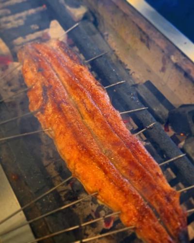 ジビエ同様当店の自慢のお料理！関西風で焼き上げた鰻をお召し上がり下さい