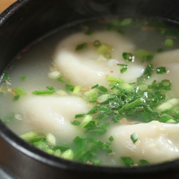 肉汁たっぷり水餃子