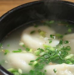 肉汁たっぷり水餃子(10個)