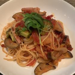 ナスとベーコンのトマトソース