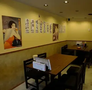【6名様用×1卓】ご家族でのお食事・会社宴会も承ります。観光や出張でお越しのお客様もぜひ◎歓送迎会・忘新年会といったイベントシーズンは混み合いますので、事前のご予約でお席の確保が確実です☆　