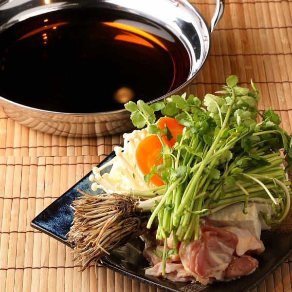 仙台といえばせり鍋！東北の美味しい食材を活かしたお料理が色々！牛タンや三陸産の牡蠣料理も人気です！