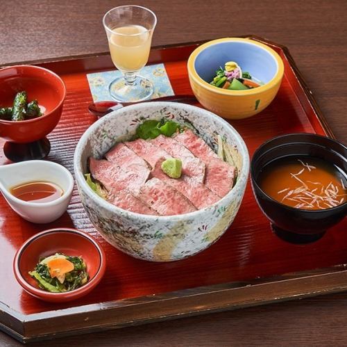 米沢牛ローストビーフ丼