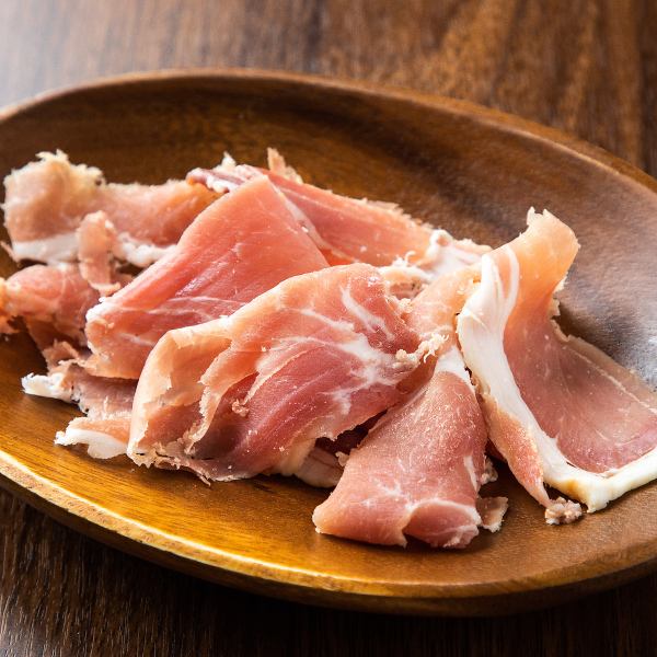 Our top recommendation! [Additive-free Jamon Serrano] <700 yen (770 yen including tax)>