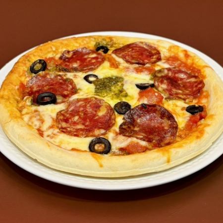 Iberian salami and olive pizza