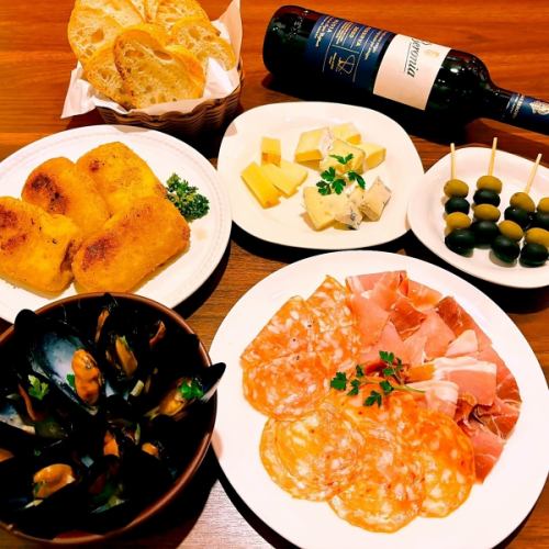 当日OK！スペインバルの"タパス"コース全6品＜4,500円(税込)＞