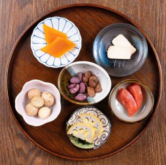 くすお自慢のだれやめ 焼酎がすすむ肴盛り