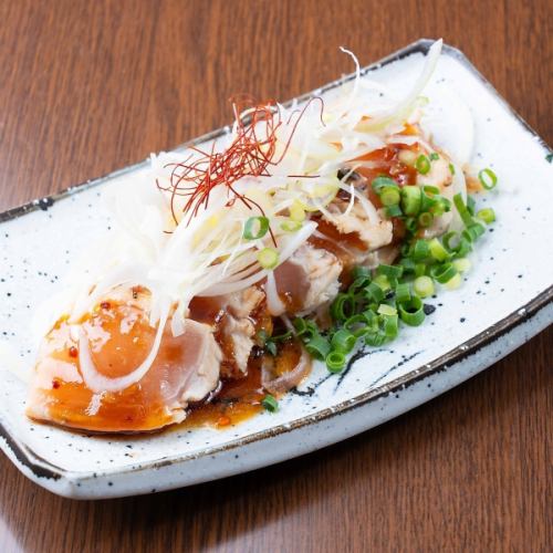 A rare Satsuma Chirandori chicken with drooling sauce.
