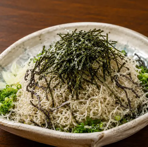 カリカリじゃこと山盛りキャベツサラダ