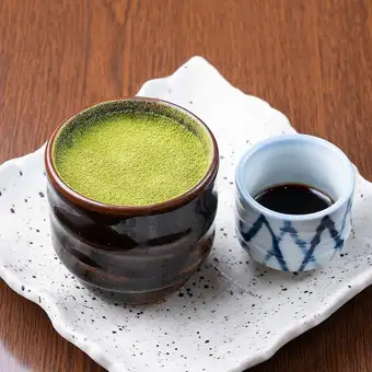 ＜鹿児島＞自家製知覧茶のパンナコッタ 黒蜜添え