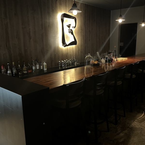 [The best part of the bar is the counter seats] At the stylish bar counter with an adult atmosphere, it is a space that is easy to enter even for one person.Enjoy your favorite drink while chatting with the staff.