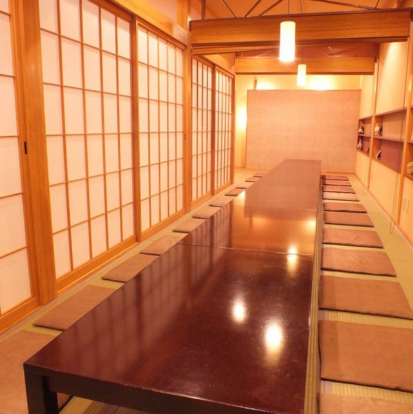 There are 1st to 3rd floors, the 2nd floor is a tatami room, and the 3rd floor is a digging kotatsu seat! Banquets are OK for up to 40 people!
