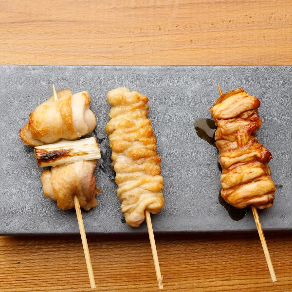 ≪つくば鶏を1本1本丁寧に串打ち≫【臭みがなくジューシーな肉質が特徴】串焼き　1本250円(税込)～