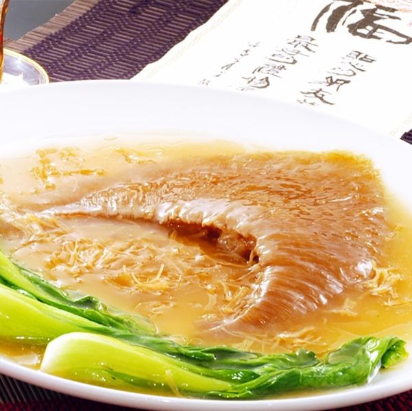 フカヒレの姿煮込み