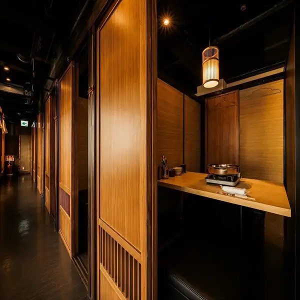 【宴会にも】各種宴会にぴったりなテーブル席をご用意!!【蟹/かに/カニ/難波/食べ放題/食べ飲み放題/大阪/寿司/誕生日/心斎橋/飲み放題/海鮮/なんば】