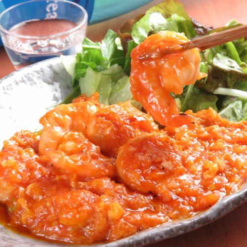 和食なのに本格中華が楽しめる！エビチリ