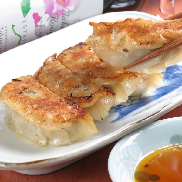 【全て手作りでご用意している本場の中華をお気軽に♪】焼き餃子