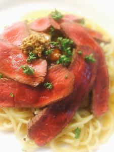 《数量限定》国産牛タタキのっけペペロンチーノ