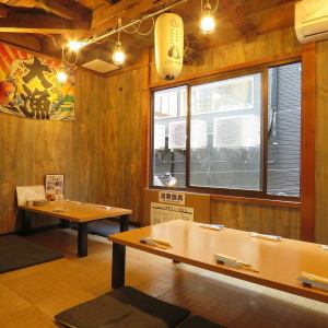 The 2nd floor tatami room can be used like a private room from 12 people.