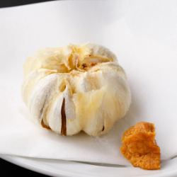 まるごとにんにく揚げ