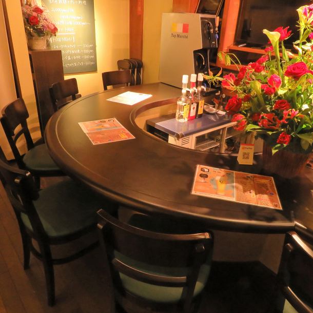 There are 8 seats in the counter only.BAR in the underground is hard to enter ... Although there is such an impression, there is a very casual master so please feel free to drop by by yourself ♪ Customers do not ask men and women! ('Ω') ノ