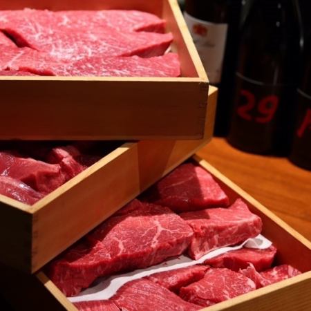 Various meat courses ~ 12 luxurious dishes including carefully selected red meat from red beef ~ [Starts at 19:00]