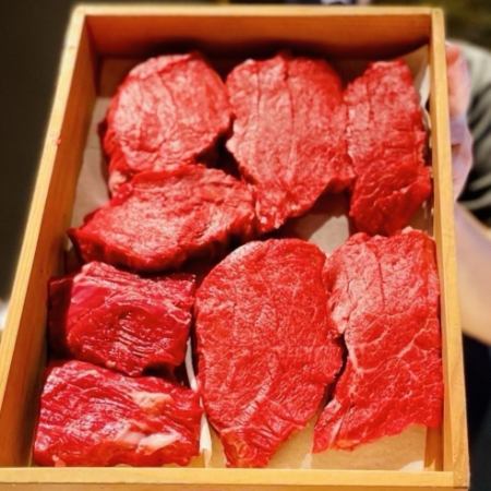 【20:00スタート】ボリューム満点！極上の赤身肉3品に煮込み等全11品のコース