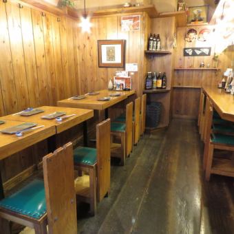 [Reservation possible upon consultation ♪ (only for reservations)] Prepare a table for up to 14 people.You can enjoy small and medium-sized banquets! Perfect for year-end parties, New Year's parties, welcome and farewell parties, daily company banquets, etc. We are waiting for reservations ♪ As soon as possible!