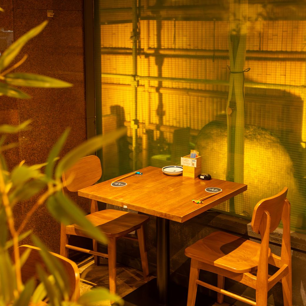 可以享用各種菜餚的創意居酒屋