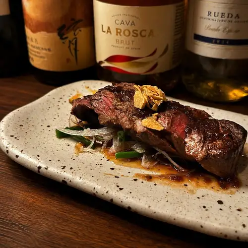 Skirt steak with garlic soy sauce