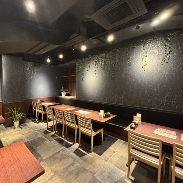 当店は多様にわたるお席のタイプをご用意しております。カウンター・テーブル・掘りごたつ席など。20名様までご利用可能な完全個室もございますので宴会、接待にもおすすめです！