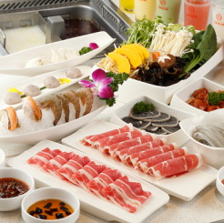 Enjoy your own original hot pot with a variety of seasonings and pots of your choice.