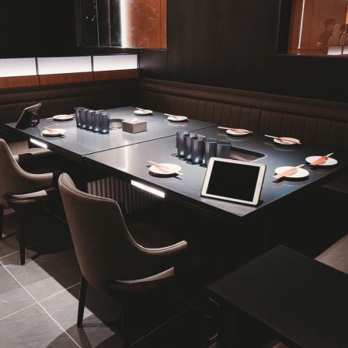 ゆったりとしたテーブル席