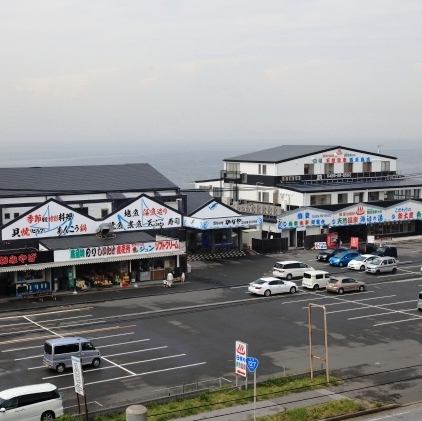 東京湾が一望できる店天気が良い日は富士山も見えます。