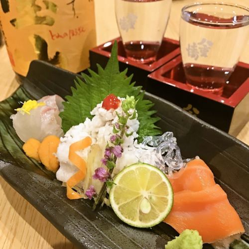 Three kinds of raw fish sashimi