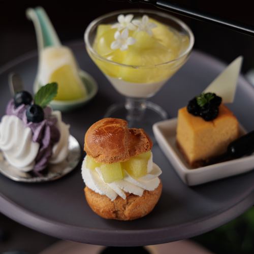 Afternoon Tea★5/9~6/23【Muskmelon and Blueberry Afternoon Tea】