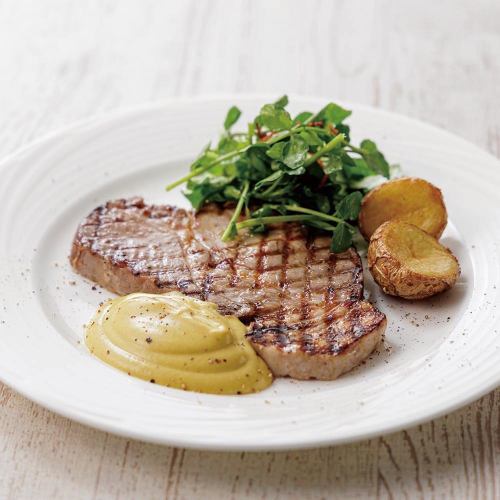 【ランチ】メイン料理を1品選んでサラダやスープはブッフェで♪2,400円～