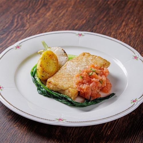 ランチ★1月のマンスリー【カジキのムニエル　トマトとジンジャーのサルサソース】