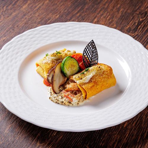 ランチ★12月1月シーズンメニュー【カニ身ときのこのクレープ包み　オーブンで仕上げたグラタン風】