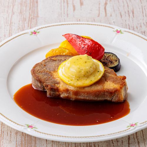 ローストポークソテー レホールを効かせたレモンバター添え