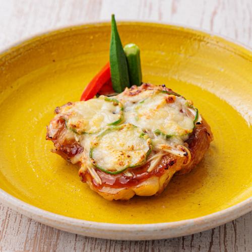 鶏もも肉のソテー 和風照り焼きピッツァ風