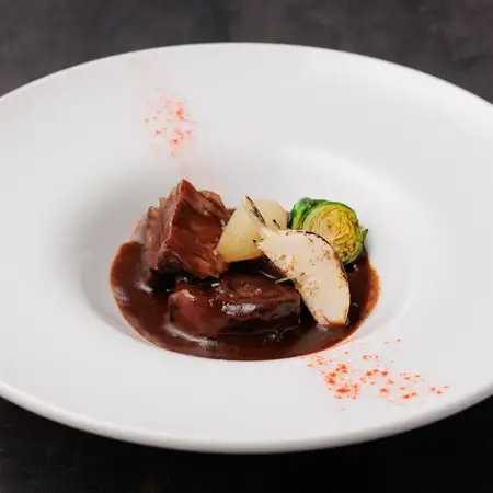 【グランドメニュー】国産牛バラ肉のシチュー　大阪産（もん）野菜添え（8/3～9/30）