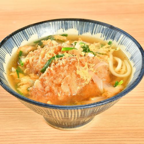 猪排和鸡蛋乌冬面